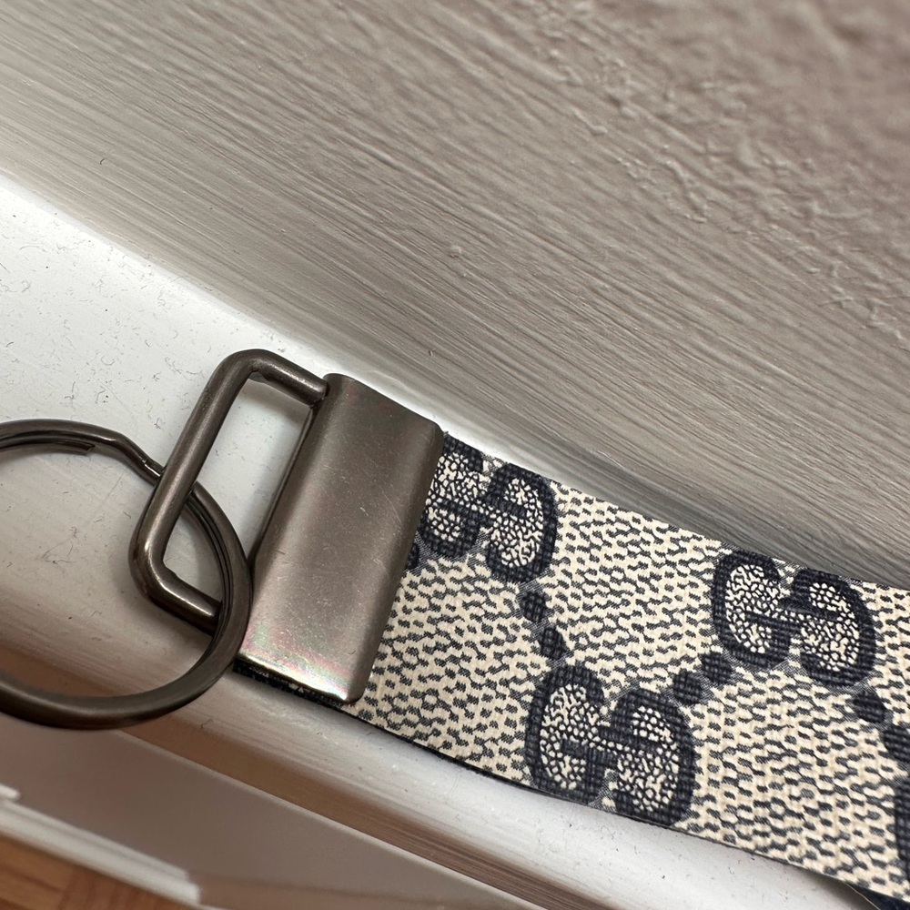 Handmade luxury wristlet key holder - Picture 6 of 7